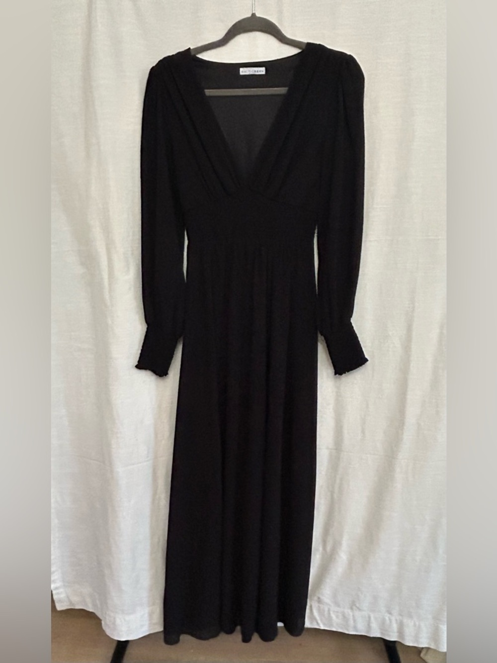 Baltic Born Black Long Sheer Sleeve V-Neck Maxi Dress neutral